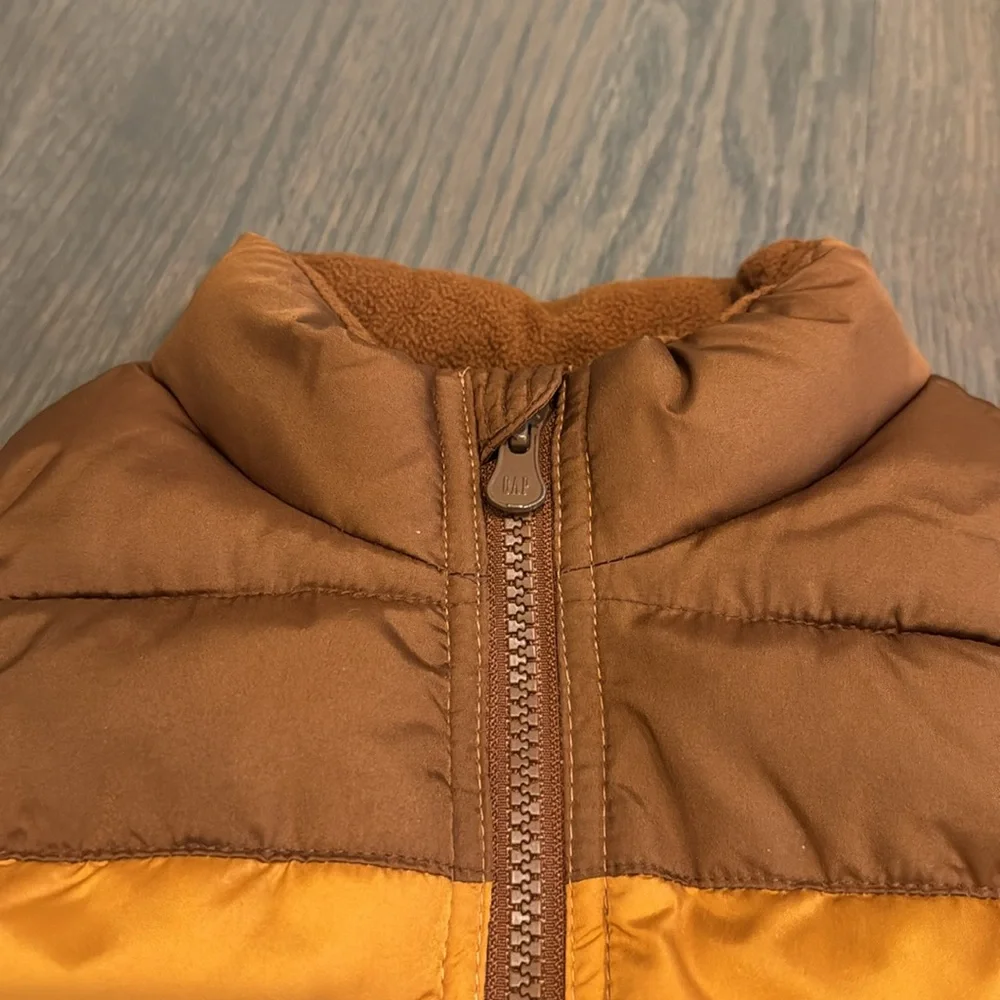 babyGAP ColdControl Colorblock Puffer Vest 2T Water Resistant Recycled Fill